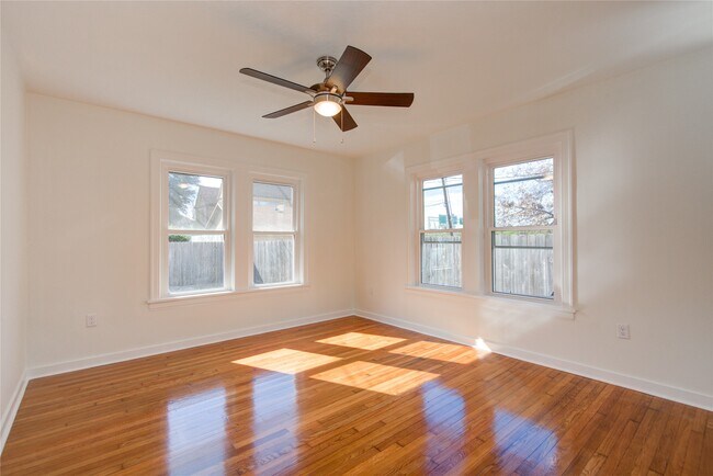 Building Photo - 2208 Blodgett St