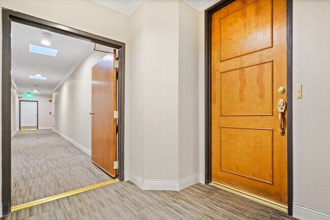 Building Photo - 10627 Ashton Ave