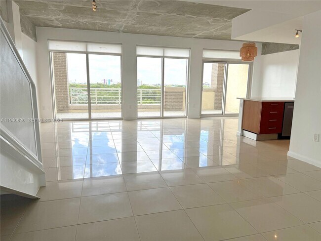 Building Photo - 3250 NE 1st Ave