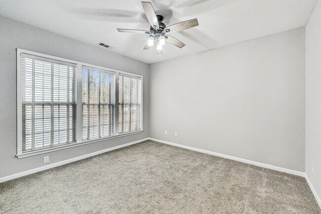 Building Photo - Single-family home in Kennesaw, GA near KSU, Town Center and Woodstock.