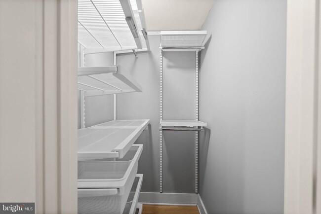 Building Photo - 1225 Park Rd NW