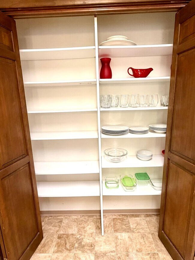 Building Photo - Cozy & Private Fircrest Unit with Garden Space