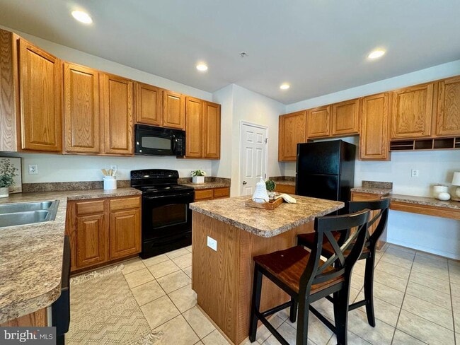 Building Photo - 3788 Bedford Dr