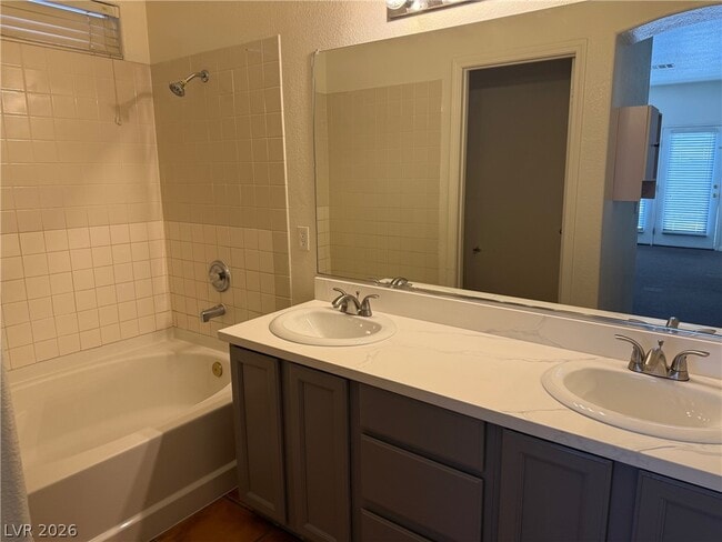 Building Photo - 5740 Crescent Landing St