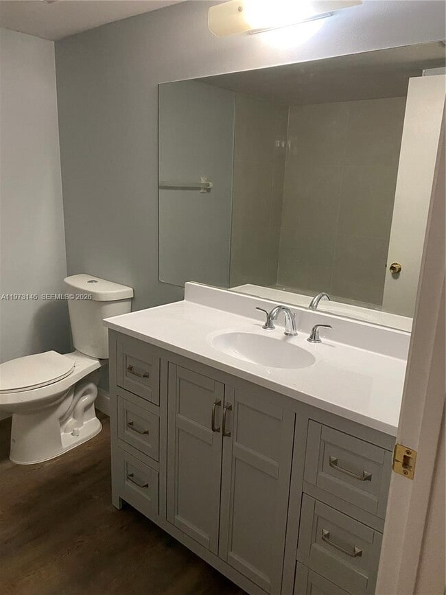 Building Photo - 706 Gardens Dr