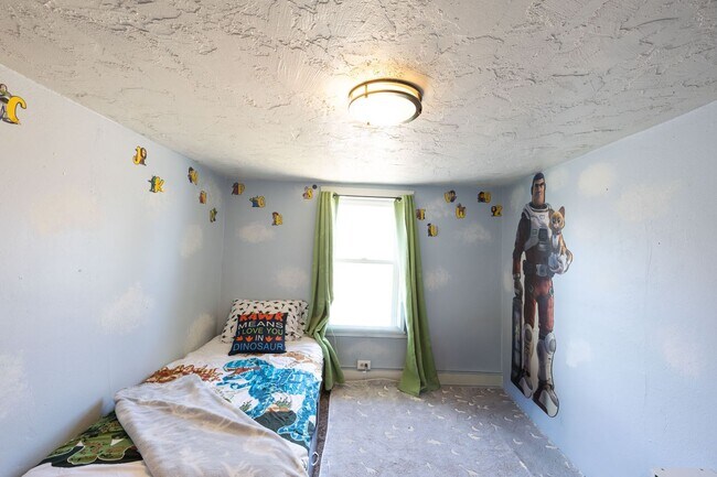 Building Photo - Cozy 4 Bedroom Home on large plot of land in Parker