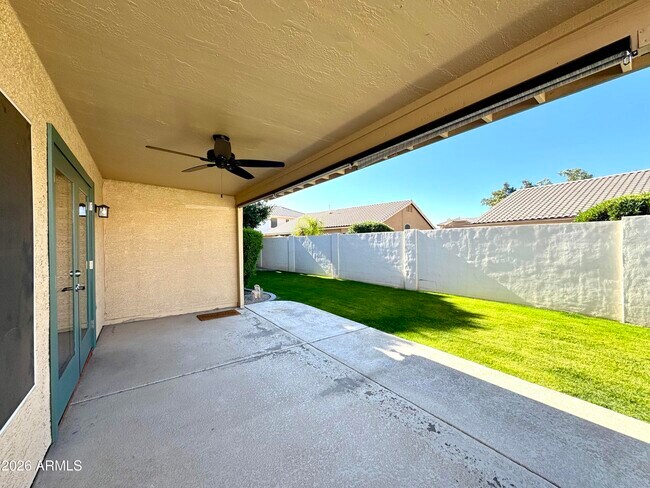 Building Photo - 830 N Granada Dr