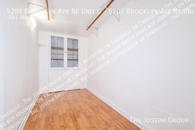 Building Photo - 5209 Brooklyn Ave NE