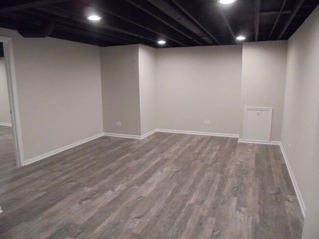 Building Photo - 1808 W Ridgeland Ave