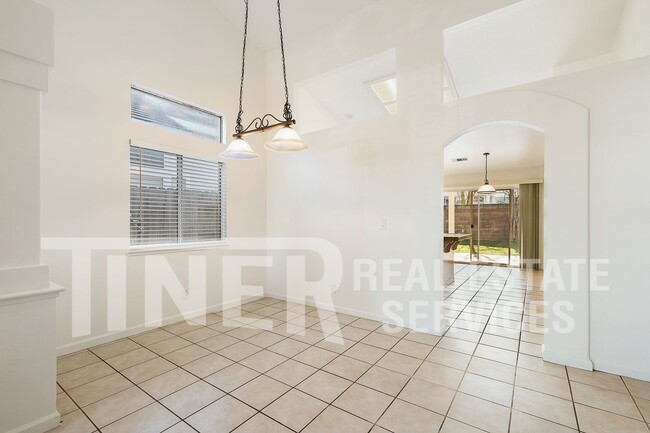 Building Photo - 2424 Julliard Cir