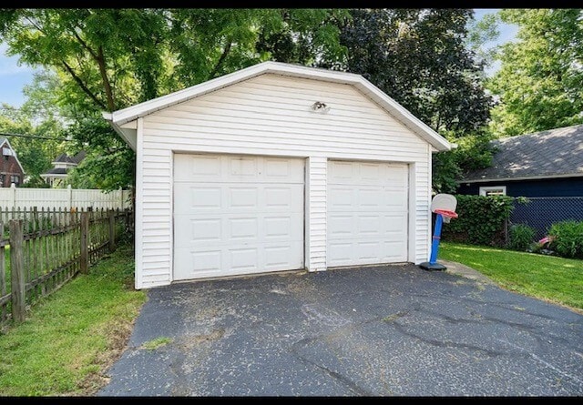 Building Photo - 564 Shroyer Rd