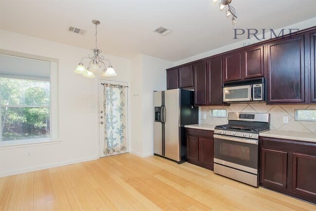 Building Photo - 8410 Dulcet Dr