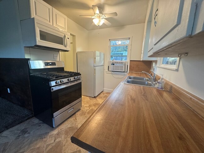 Building Photo - 5460 Traffic Way