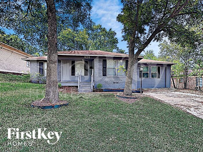 Primary Photo - 626 Warren St