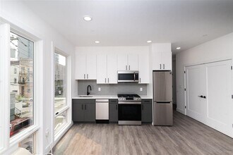 Building Photo - 396 Summit Ave