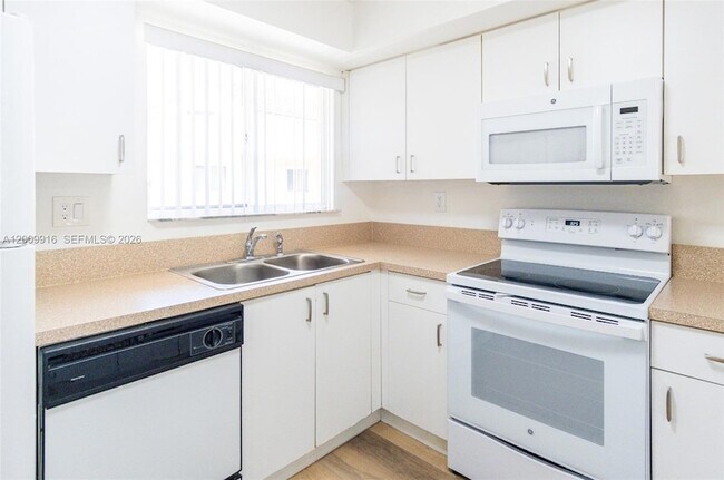 Building Photo - 14905 SW 80th St