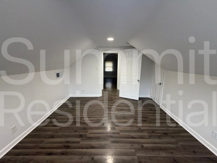 Building Photo - 2826 Taylor Blvd