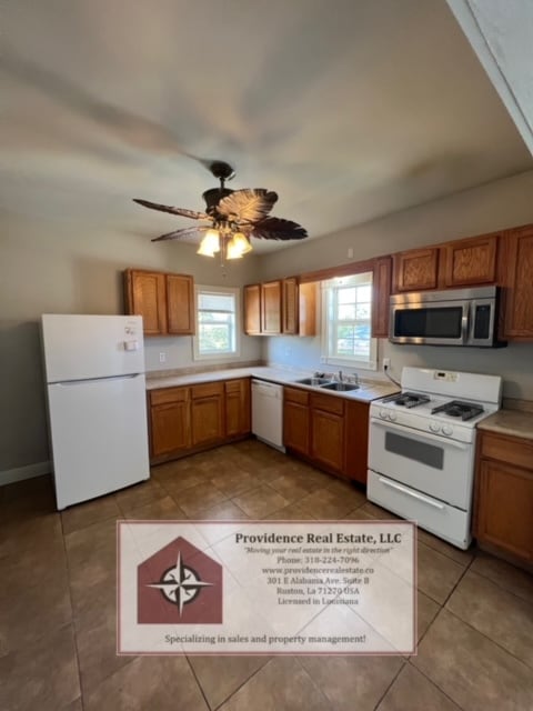 Building Photo - 403 Everett St