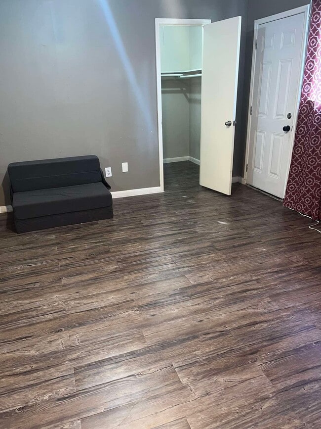 Building Photo - 10915 Gatlinburg Dr