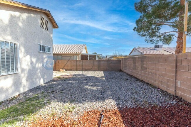 Building Photo - 2005 Rose Coral Ave