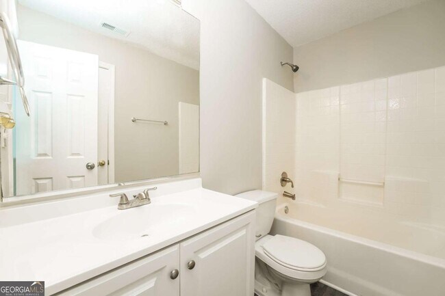 Building Photo - 5201 Rosetrace Terrace SW