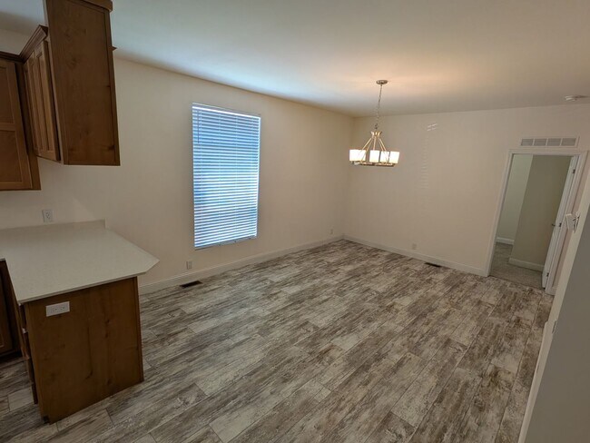 Building Photo - 6855 Equinox Ln