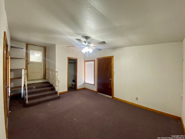 Building Photo - 178 Sweetbriar Ave