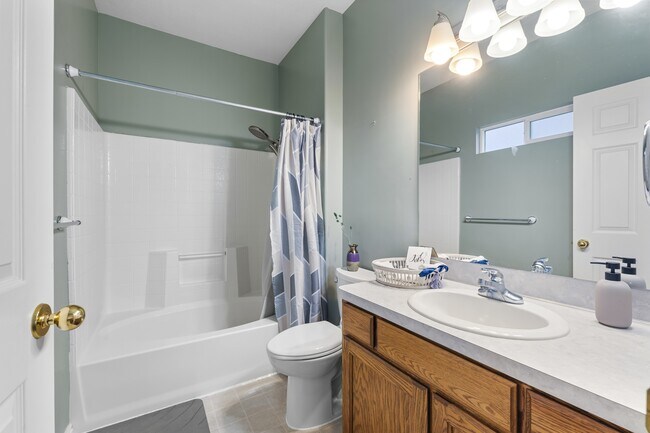 Building Photo - 918 E 1375 N