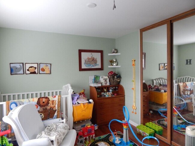 Building Photo - Beautifully remodeled East Davis home available August 5!
