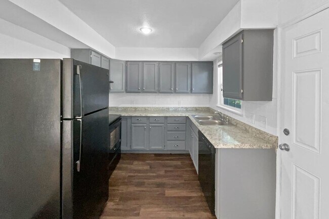 Building Photo - 10014 Hardesty Ave