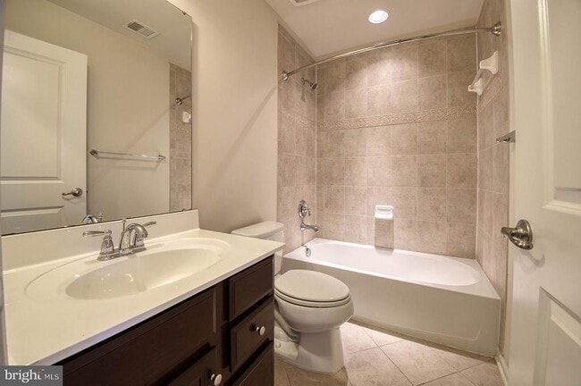 Building Photo - 2704 Egret Way