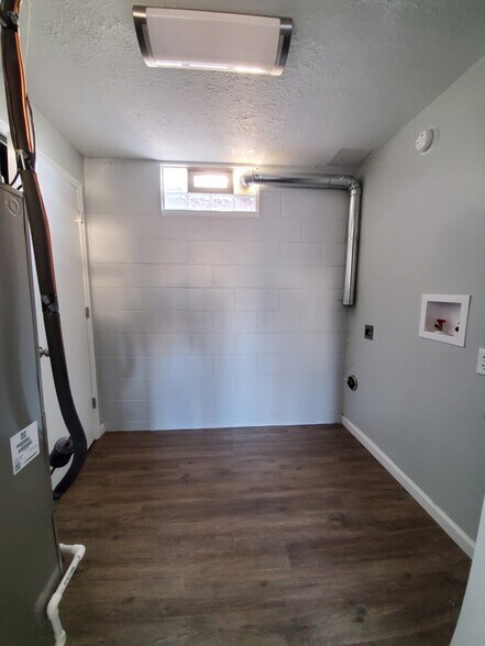 Building Photo - 2513 Zircon St NE