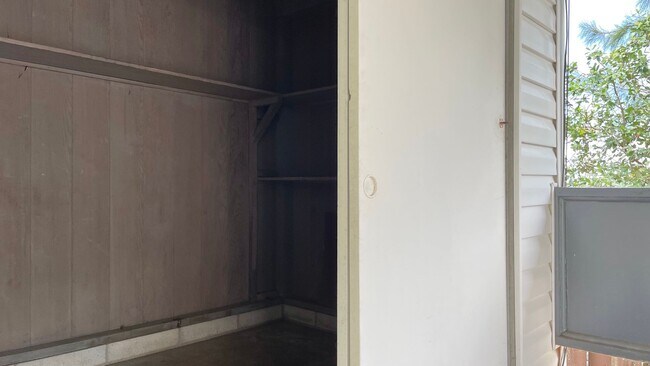 Building Photo - 159 Puiwa Rd