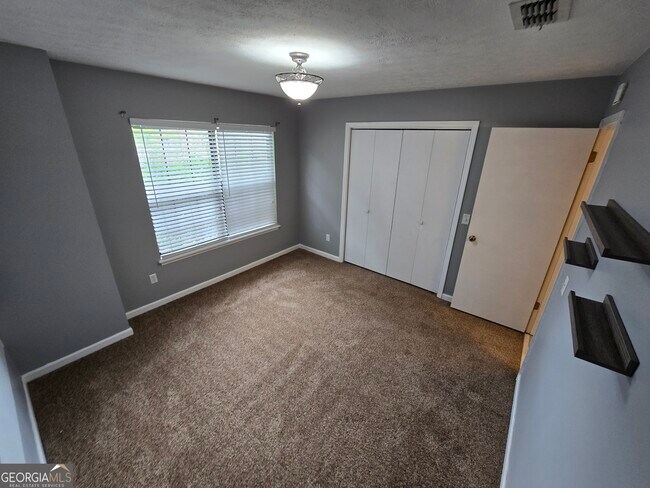 Building Photo - 127 Summerfield Dr