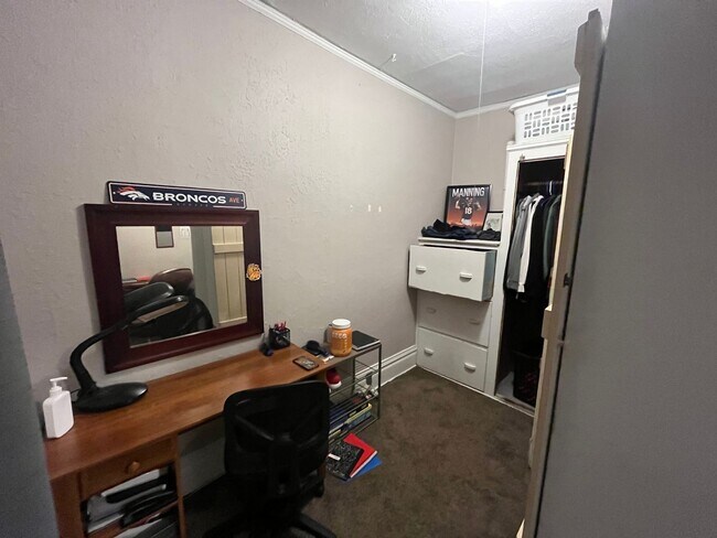 Building Photo - JUNE 2026 - Duluth MN 7 Bed - 2 Bath Singl...