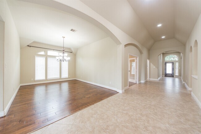 Building Photo - 27106 Cross Pointe Ct