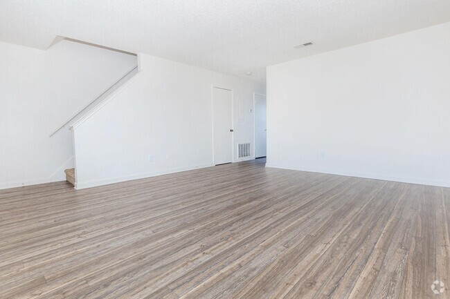 SPACIOUS LIVING ROOM IN GREENTREE POINTE APARTMENT - Greentree Pointe