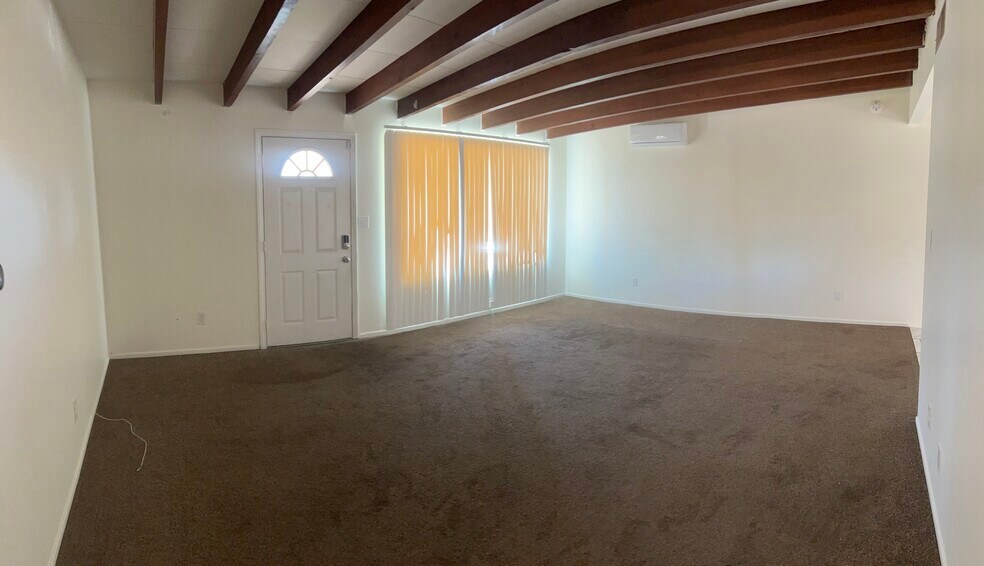 Building Photo - 12868 Catalpa Ave