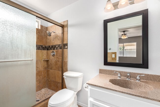 Building Photo - 961 W Fogal Way