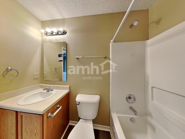 Building Photo - 515 Bridgewater Dr