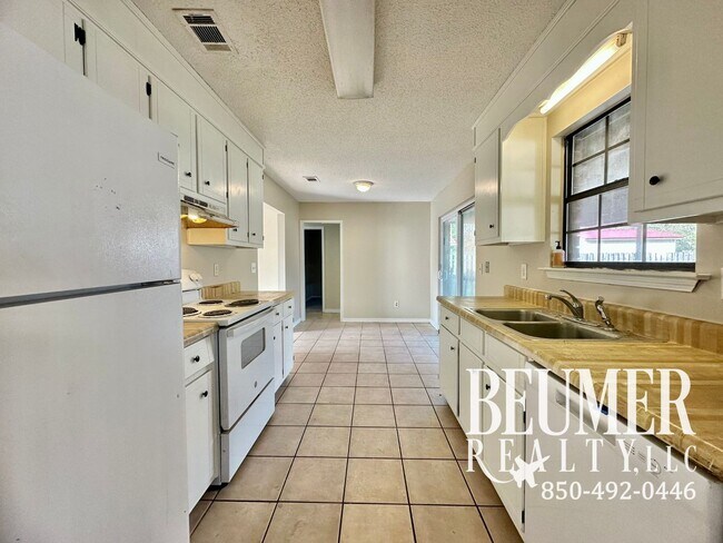 Building Photo - 3br 2bath 1230 Sqft Home for Rent