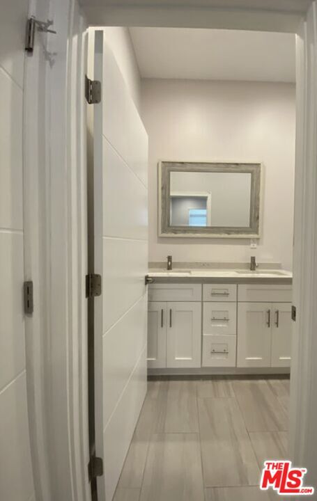 Building Photo - 3955 1/2 S Budlong Ave