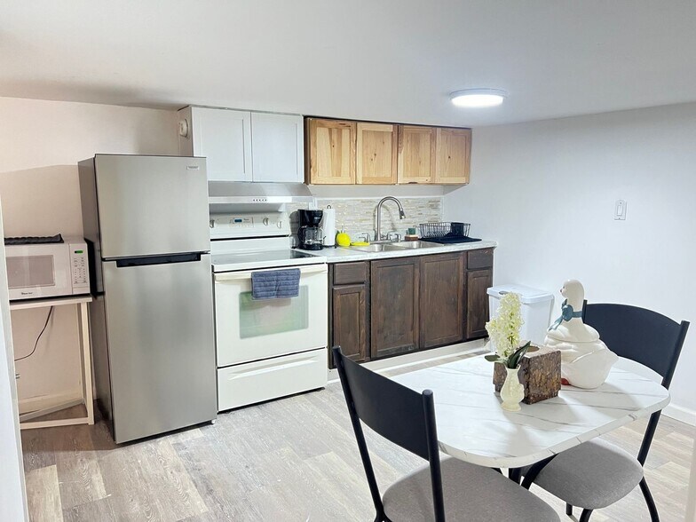 Building Photo - 1240 Landon Rd