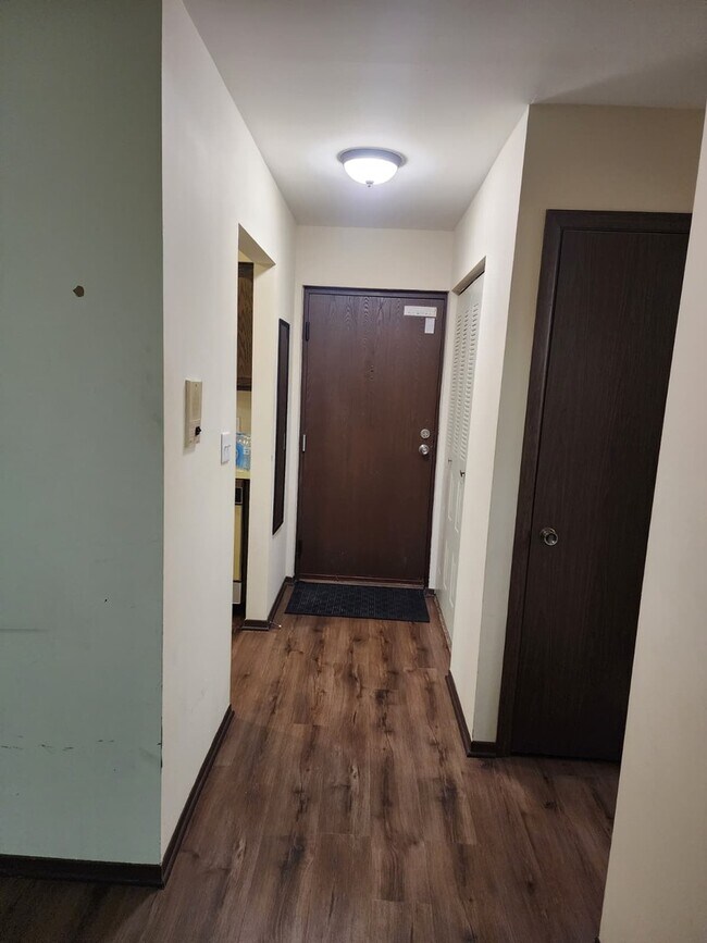 Building Photo - 235 N Mill Rd