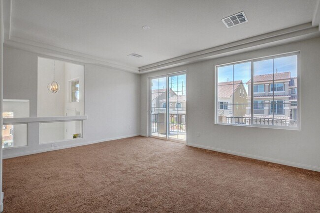 Building Photo - HUGE 3 Story, 5 Bedroom Home in the Southwest!