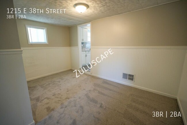 Building Photo - 1215 E 38th St