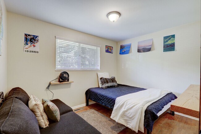 Building Photo - PRE-LEASE 4 BED 2 BATH – Updated Brick Hom...