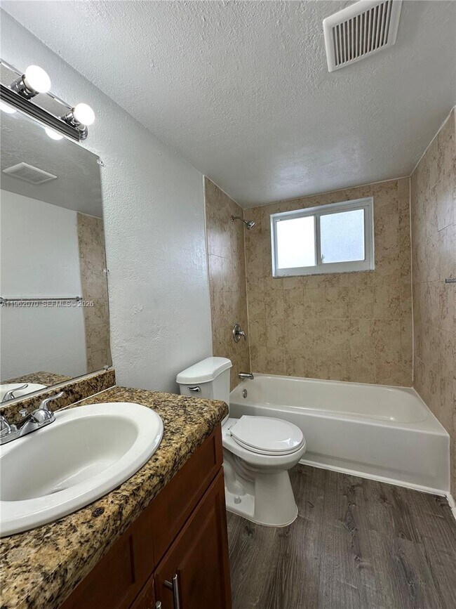 Building Photo - 1400 NE 56th St