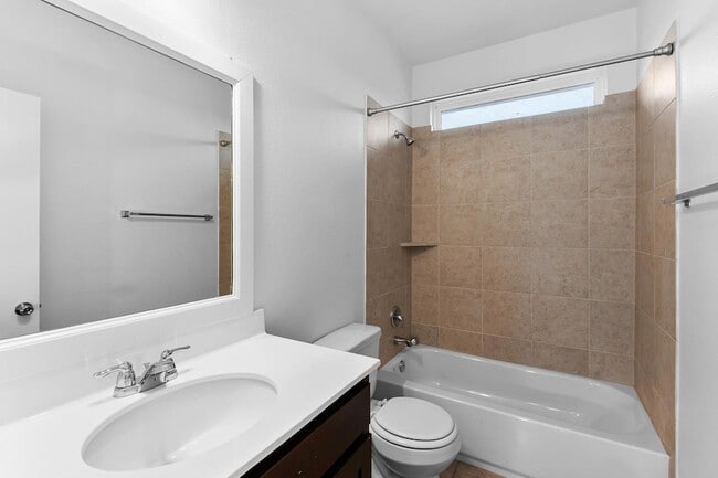 Building Photo - 213 Michaelis Dr