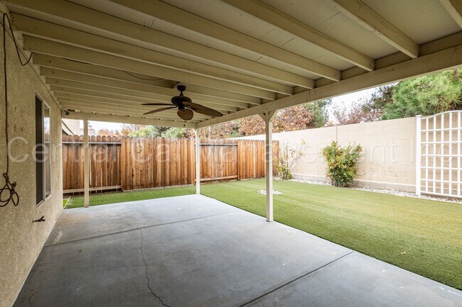 Building Photo - 3 Bedroom/2 Bath Home in San Lauren - $2150 per month!